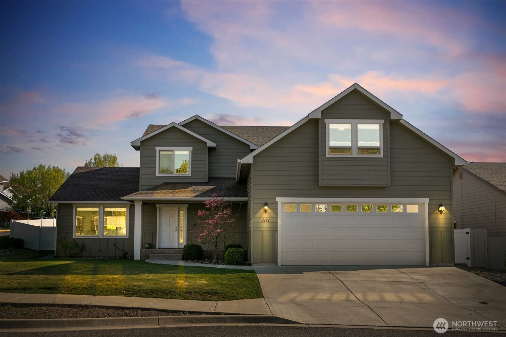 Property Photo: 1434 Copper Loop WA 98802