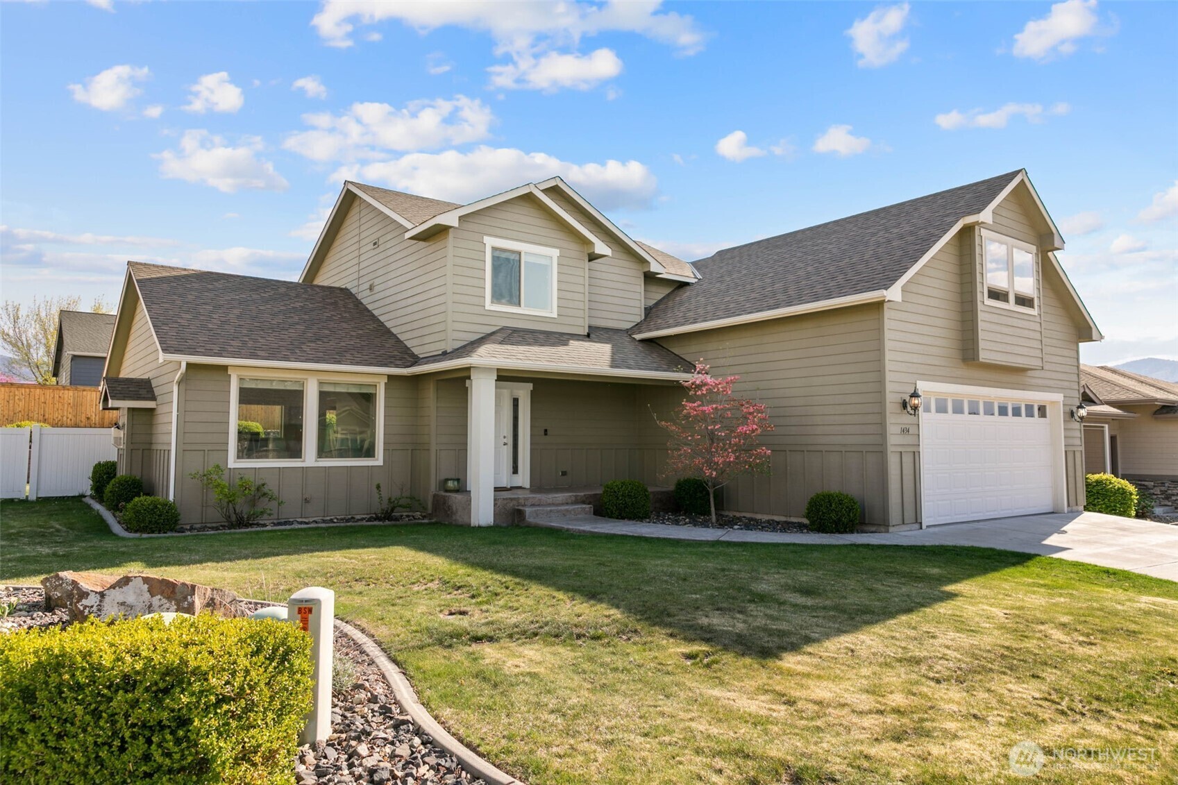 Property Photo:  1434  Copper Loop  WA 98802 