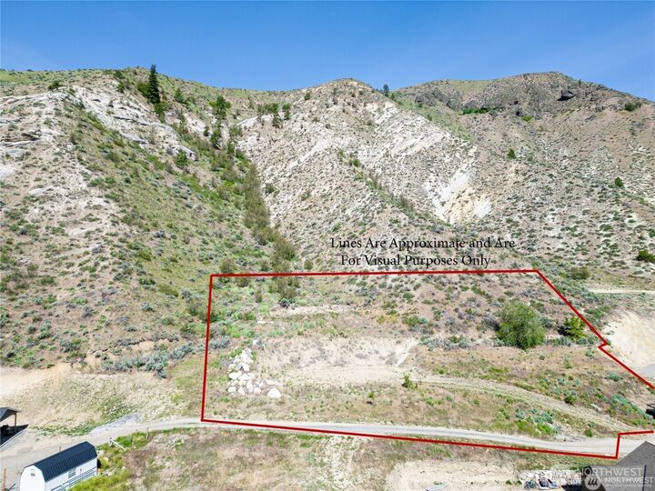 Property Photo: 224 Hillcreek Lane WA 98801