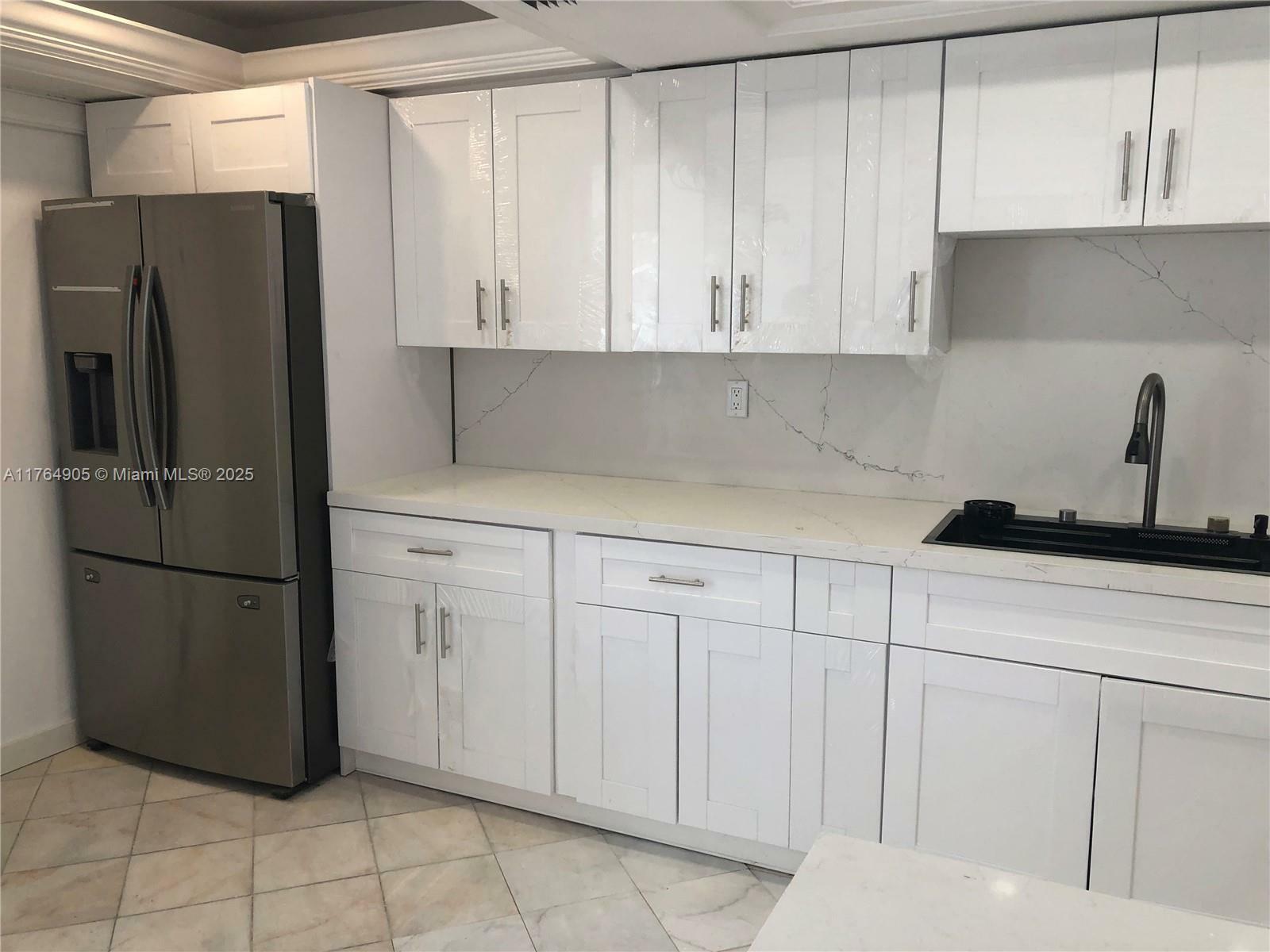 Property Photo: 18041 Biscayne Blvd Ph02 FL 33160