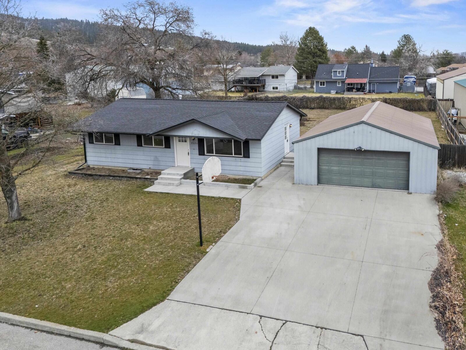 Property Photo: 4606 N Isenhart Rd WA 99216