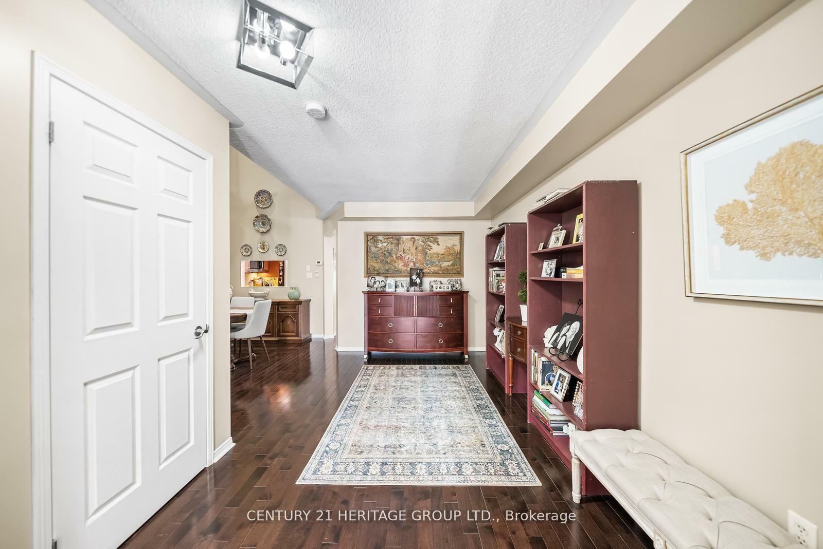 Property Photo: 281 Penndutch Circle ON L4A 0P1