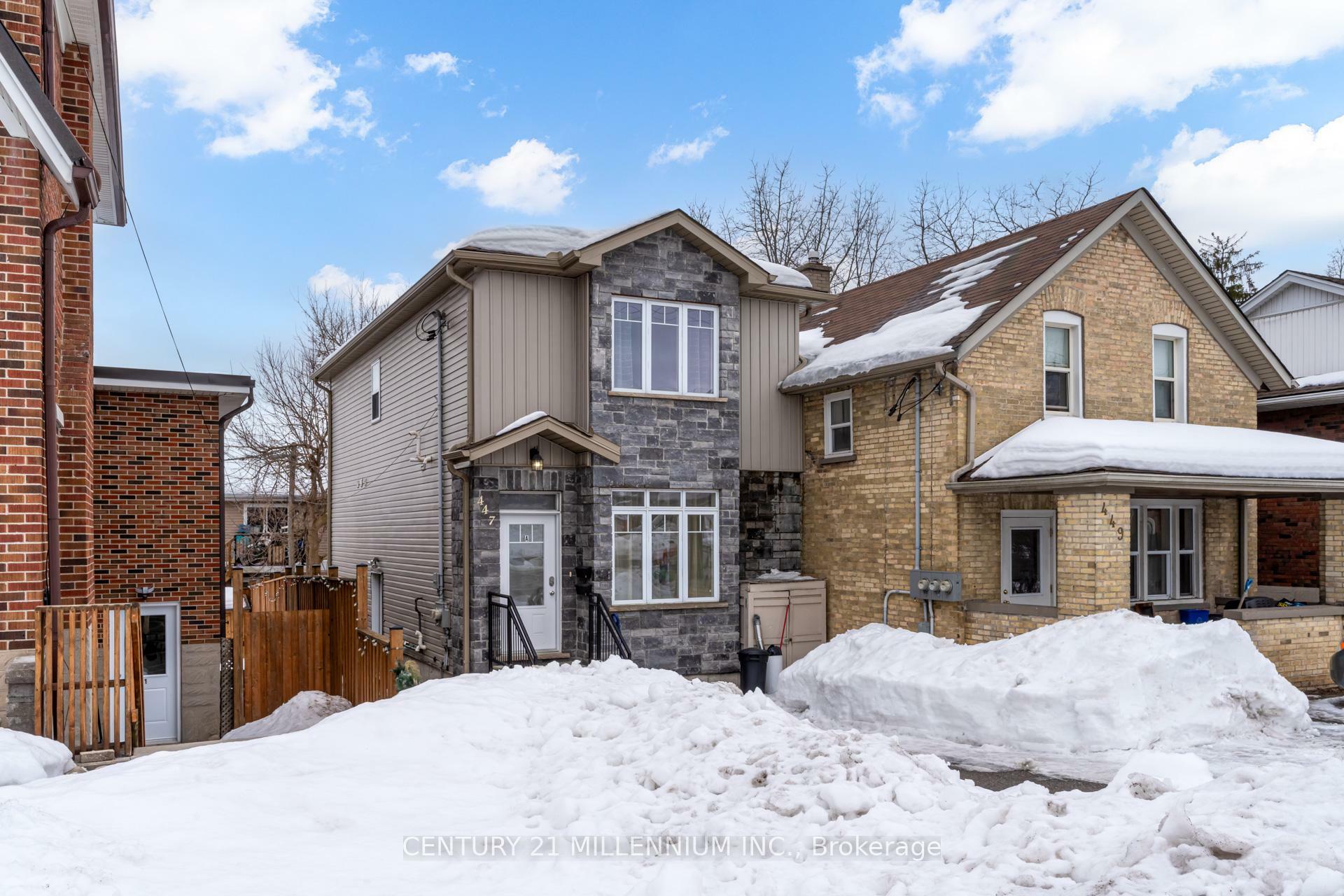 Photo de la propriété: 447 Stirling Avenue S ON N2M 3H7