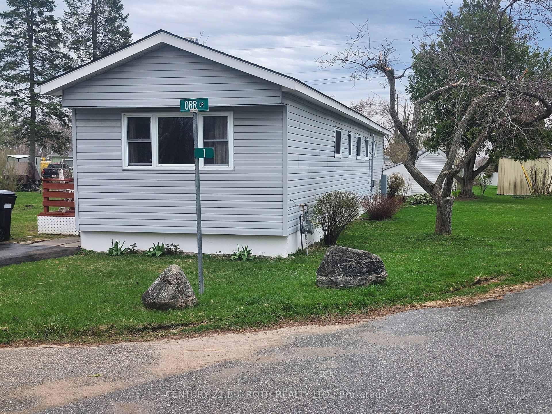 1 Orr Drive  Oro-Medonte ON L3V 0P9 photo