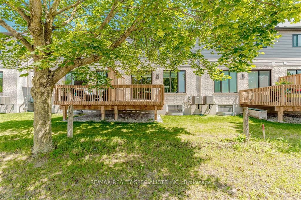601 Lions Park Drive S 15  Strathroy-Caradoc ON N0L 1W0 photo