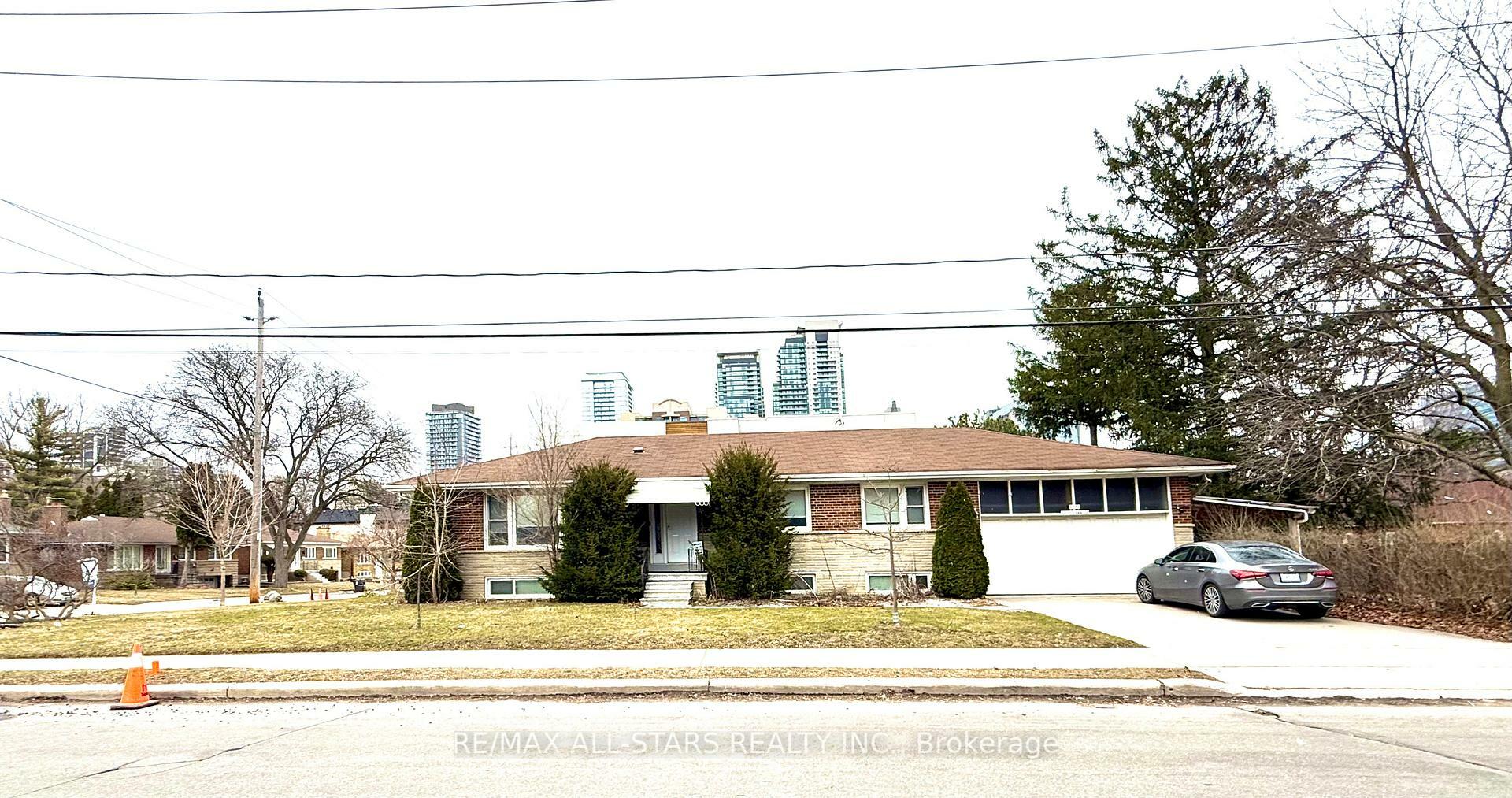 105 Betty Ann Drive  Toronto ON M2N 1X1 photo