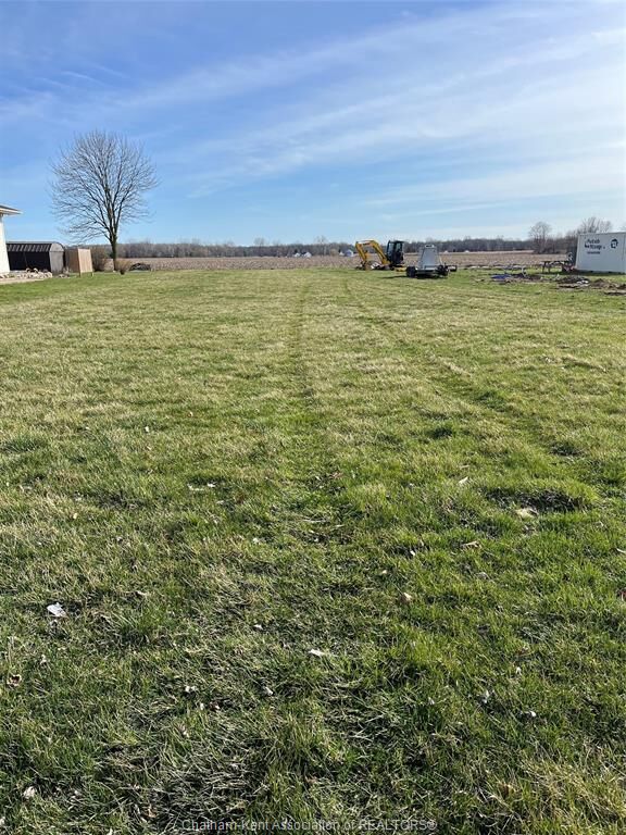 7005 Dufferin Avenue  Wallaceburg ON N8A 4N3 photo