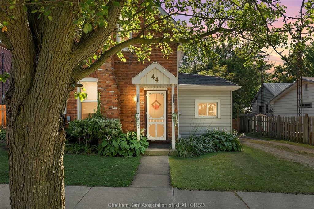 Property Photo: 44 Victoria Street ON N0P 1A0