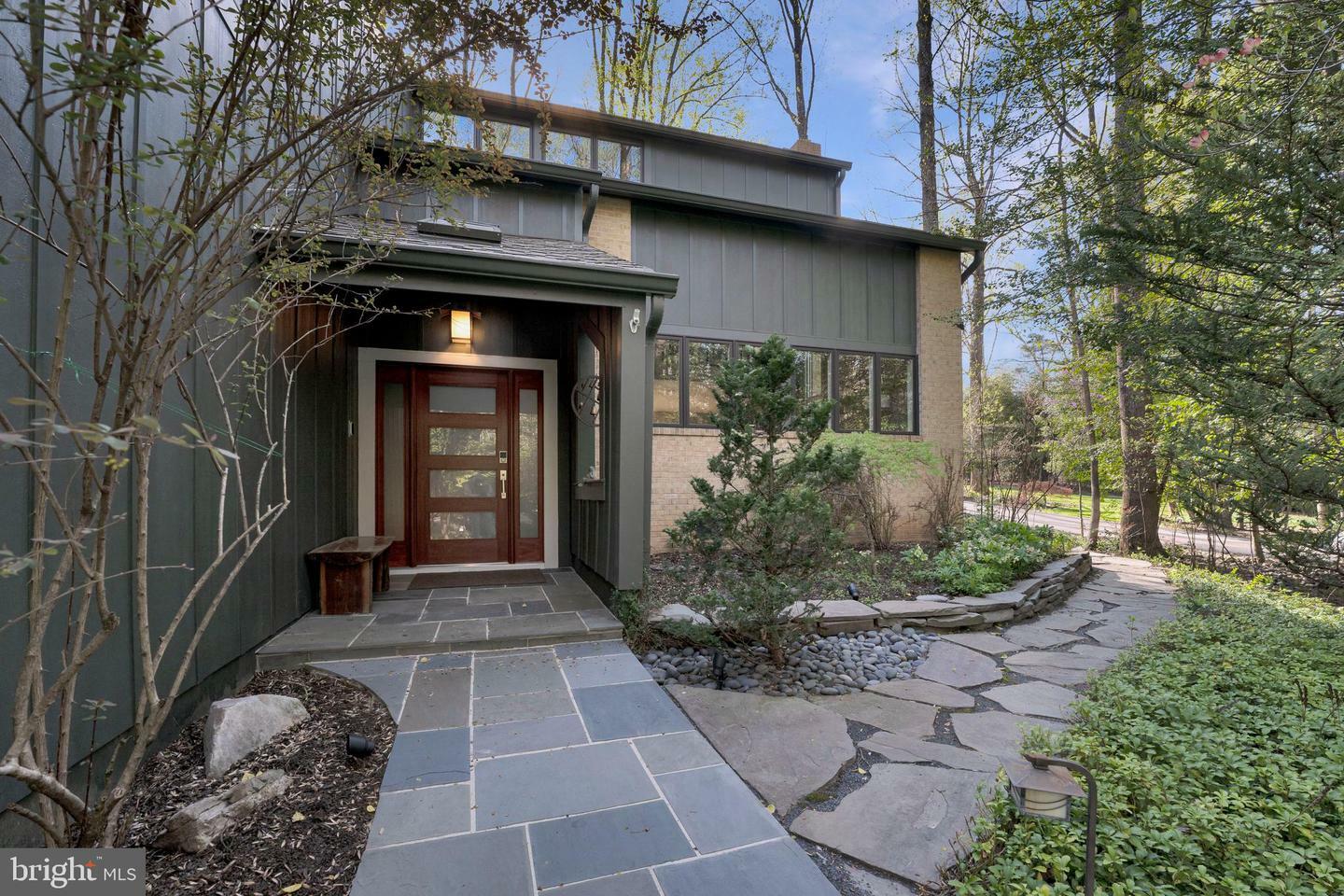Property Photo: 3214 Foxvale Drive VA 22124