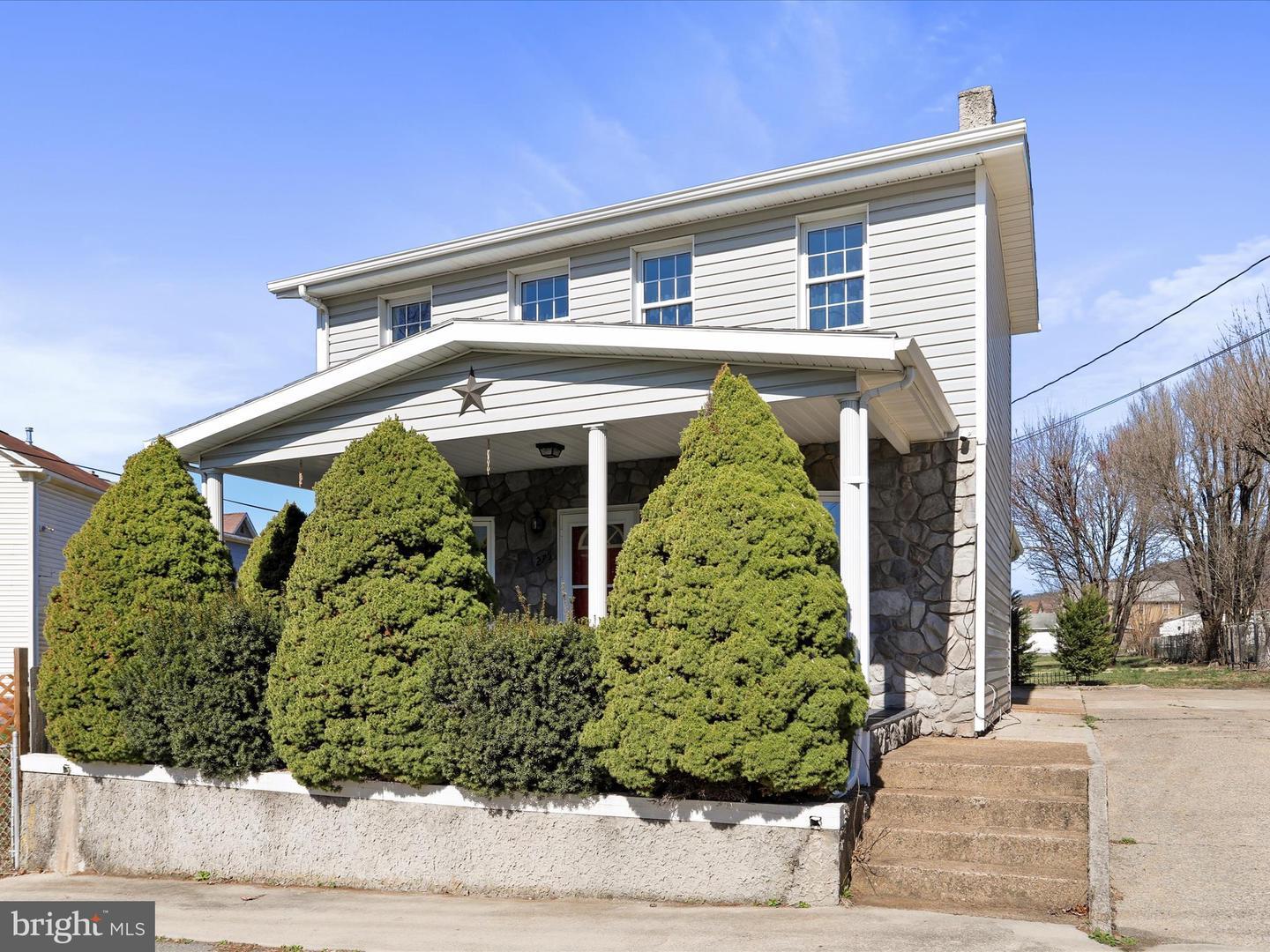 Property Photo: 275 Welch Street WV 26726