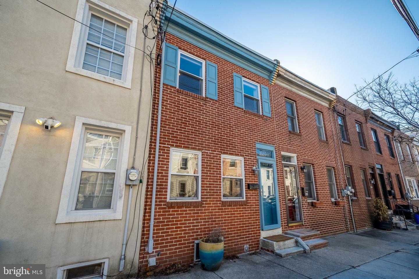 2210 Carpenter Street  Philadelphia PA 19146 photo