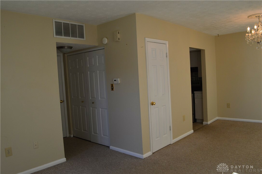 Property Photo:  1219 Robbins Run Court  OH 45458 