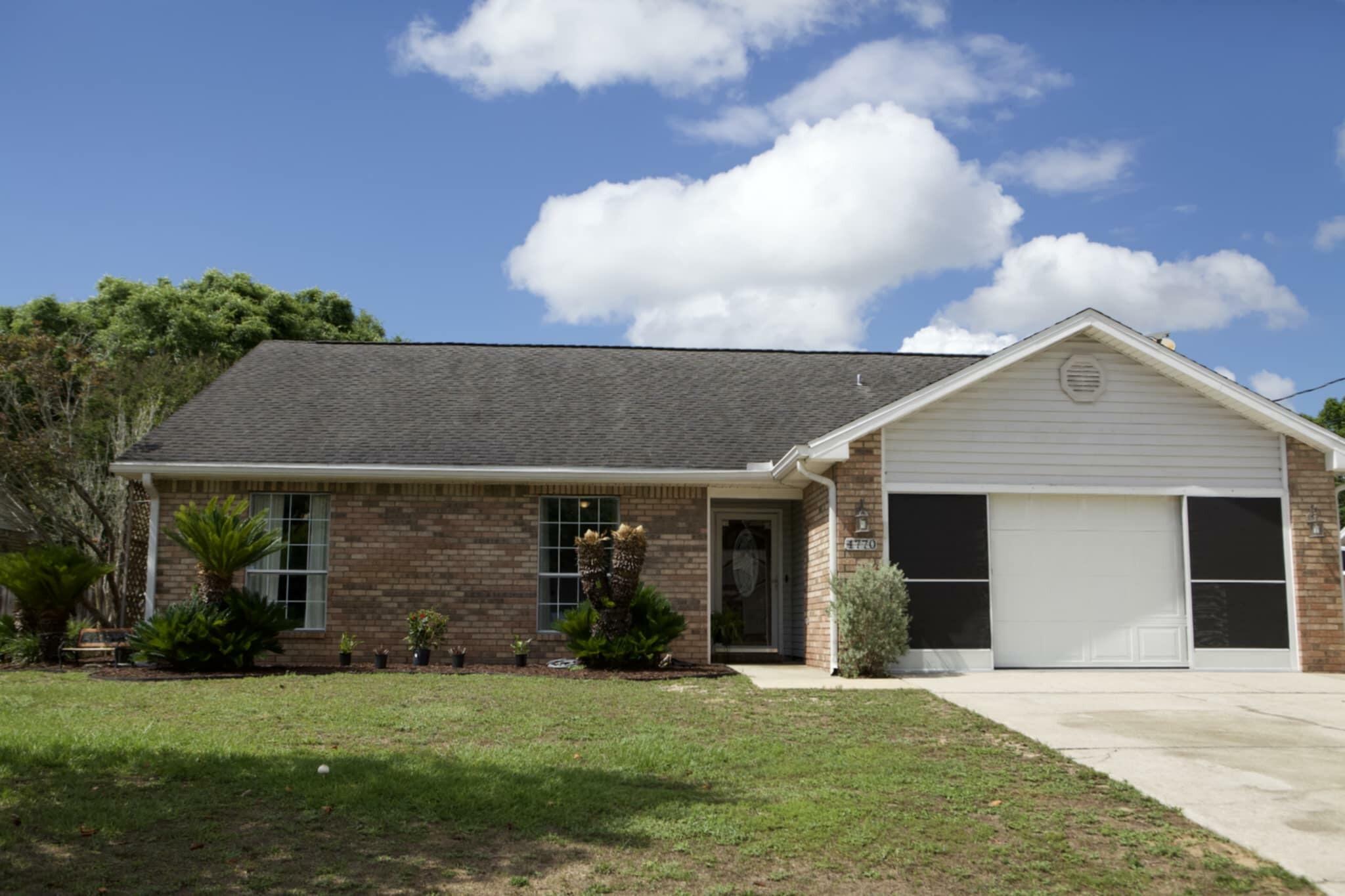 Property Photo: 4770 Coronado Circle FL 32539