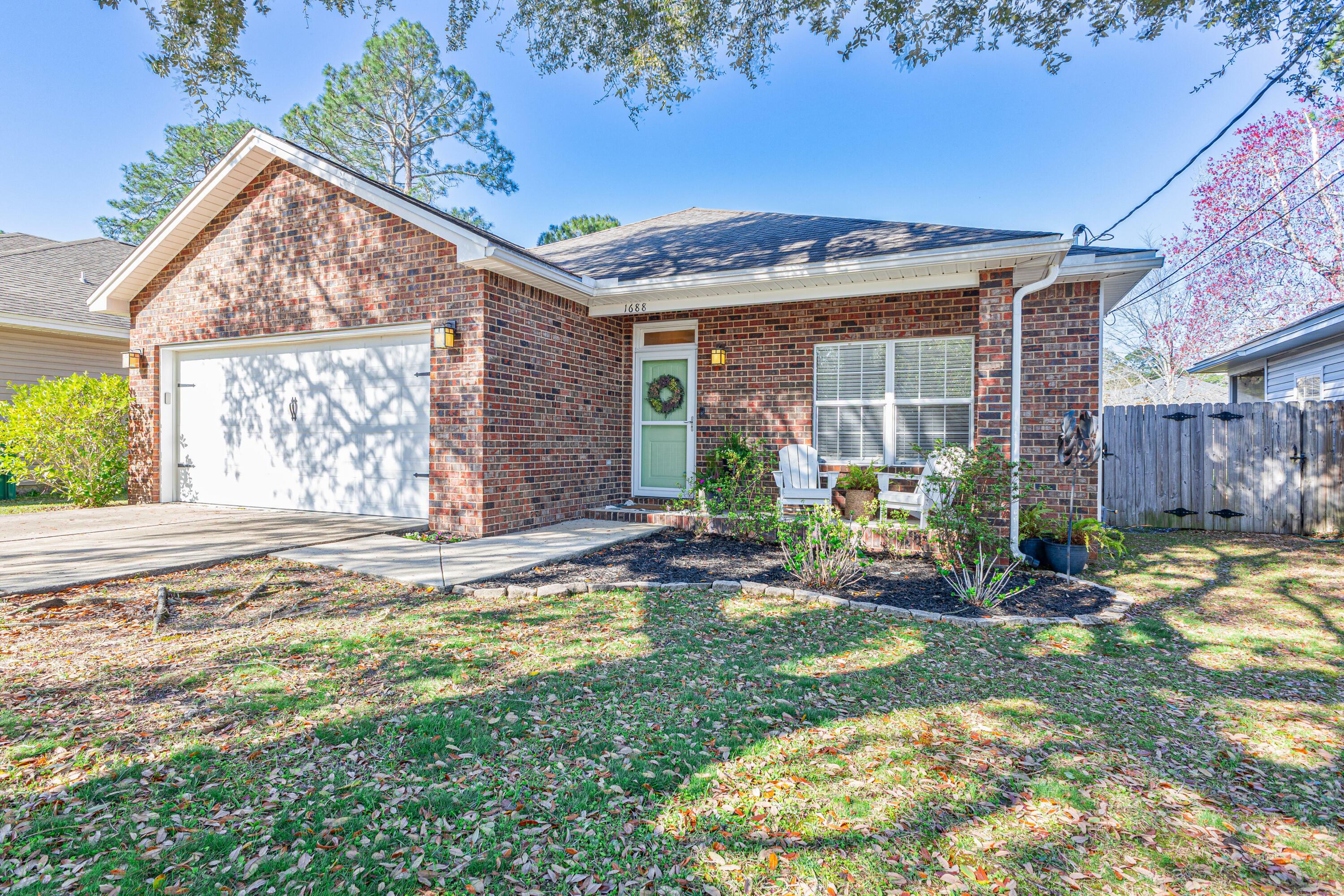 Property Photo: 1688 Sycamore Avenue FL 32578