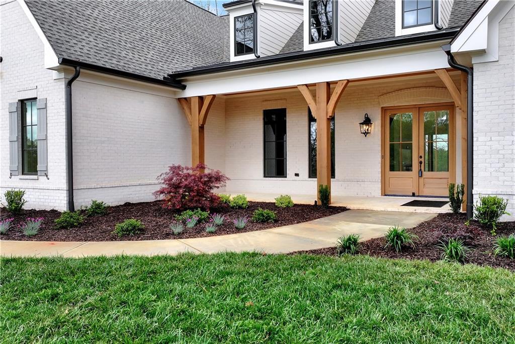 Property Photo: 6110 Harvest Way GA 30028