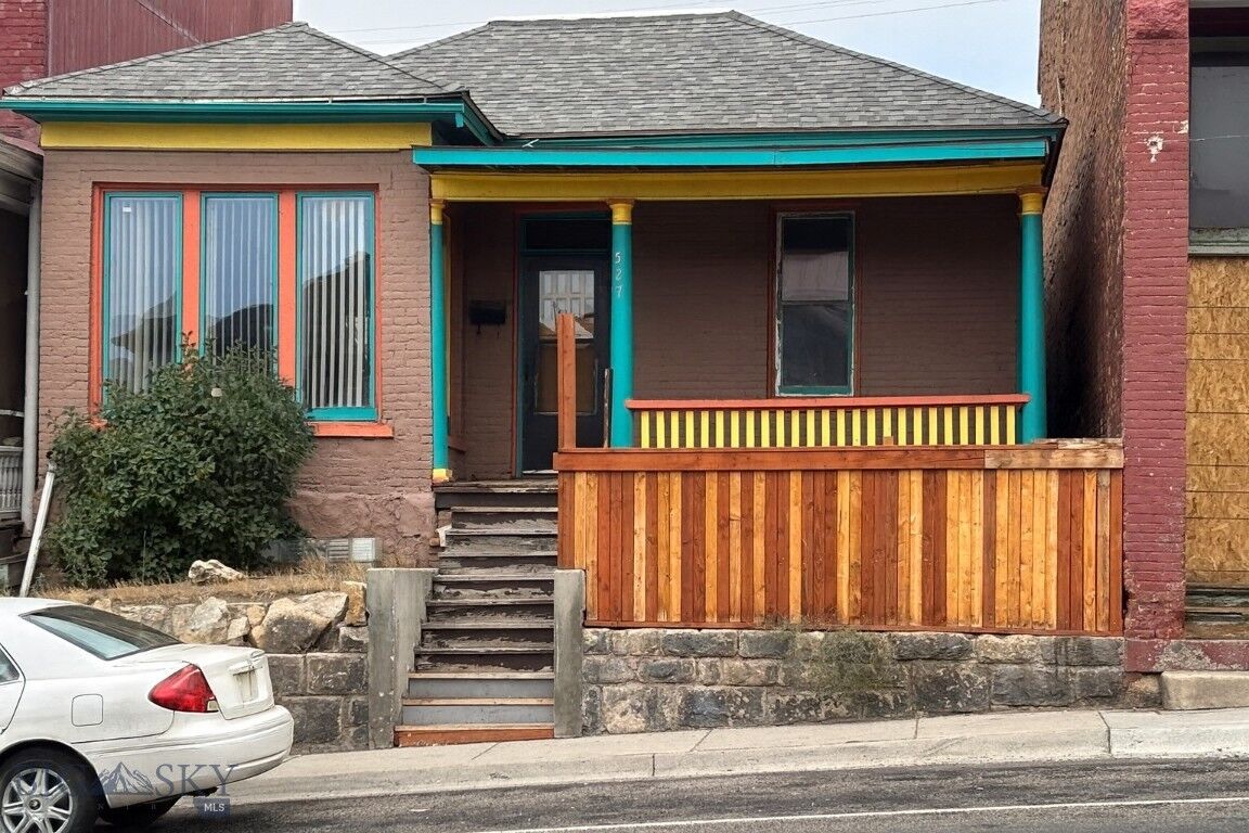 Property Photo: 527 W Park MT 59701