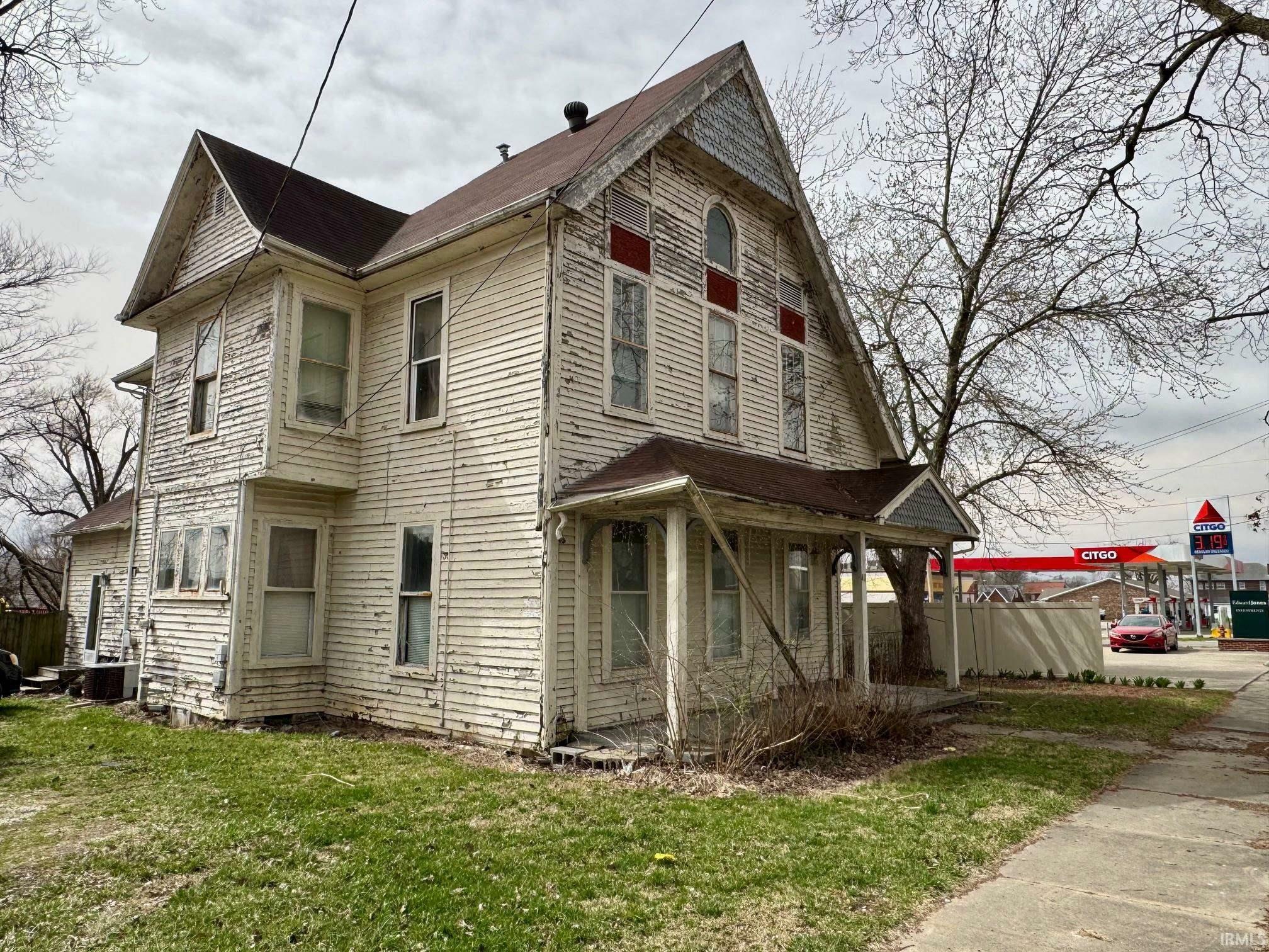 Property Photo: 411 E Broadway Street IN 47670
