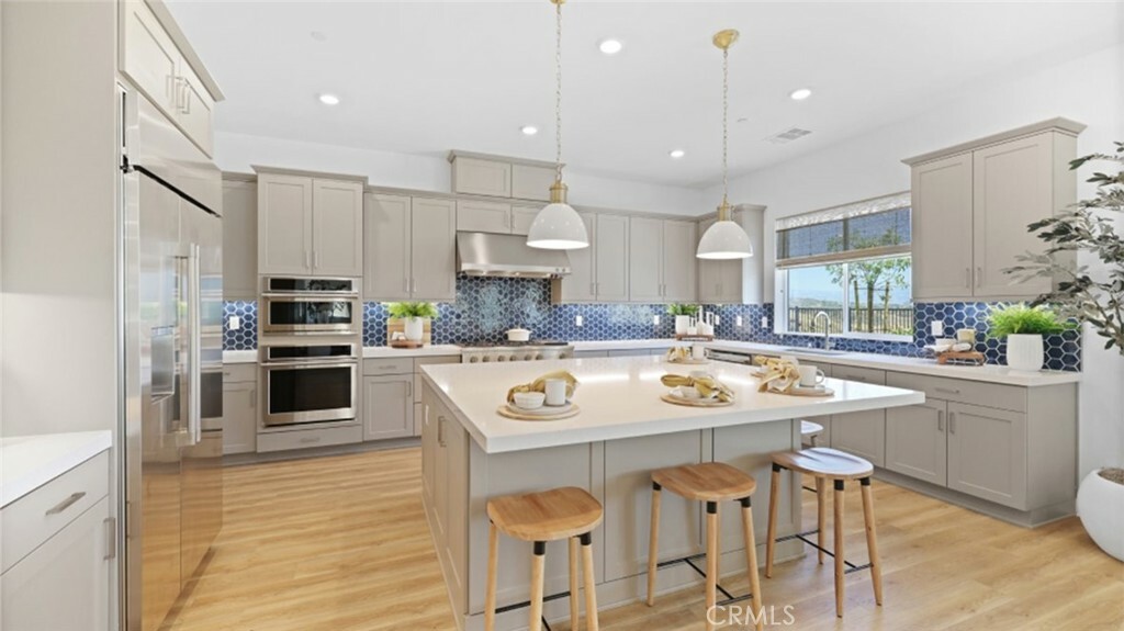 Property Photo: 29602 Paseo Tranquilo CA 91354