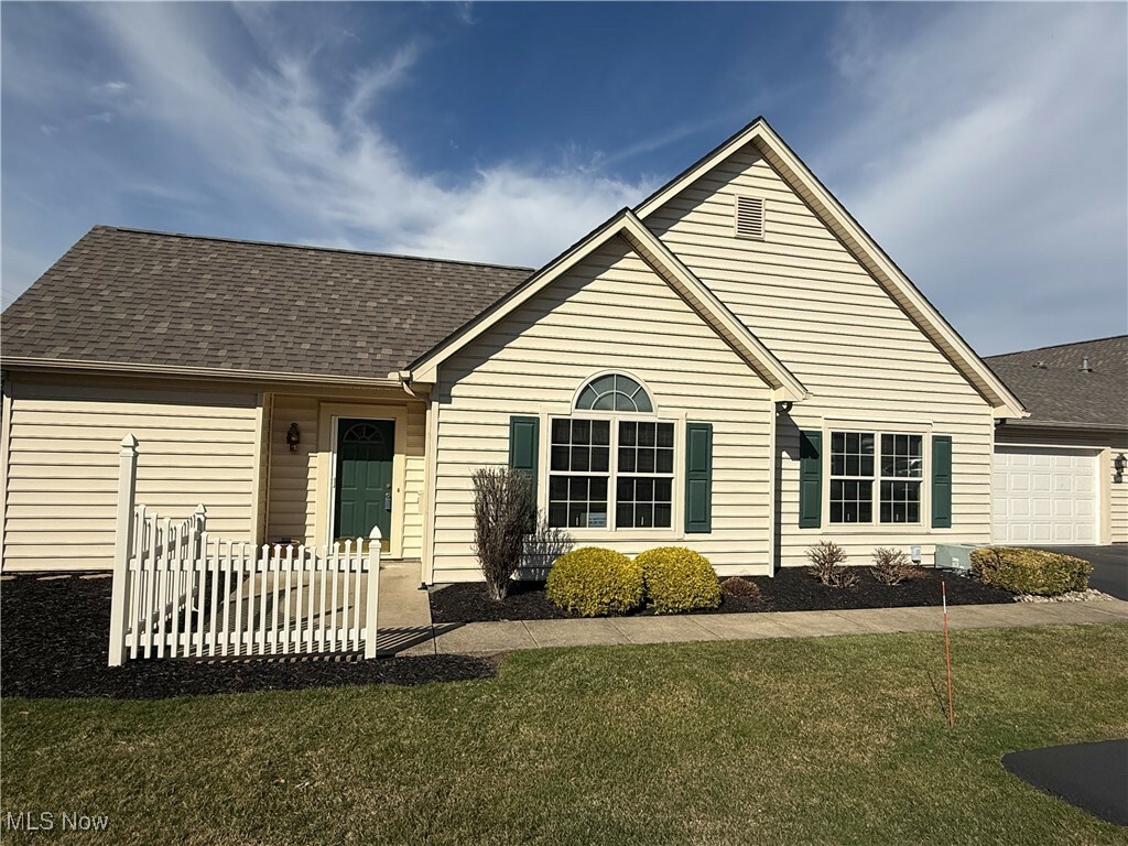 111 Village Court  Columbiana OH 44408 photo