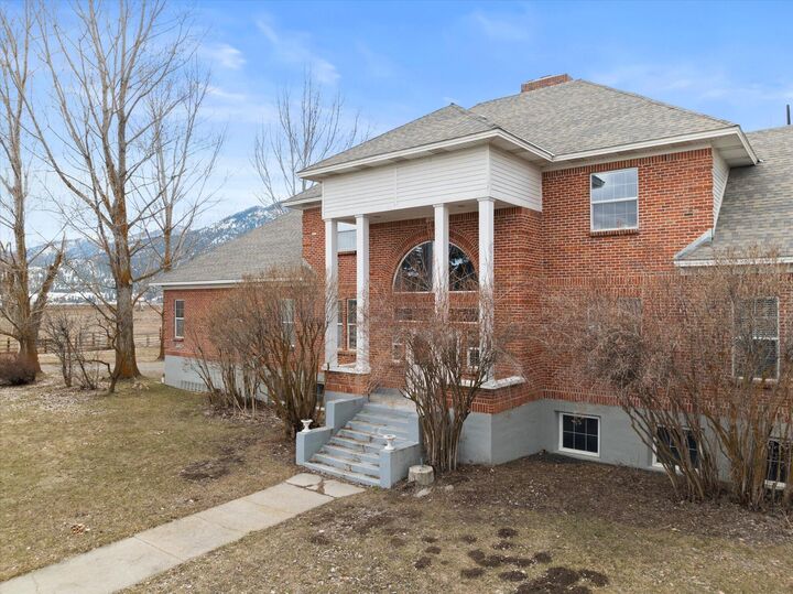 Property Photo: 46064 Schoolhouse Road OR 97814
