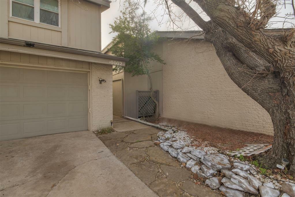 Property Photo: 10002 Hefner Village Boulevard OK 73162