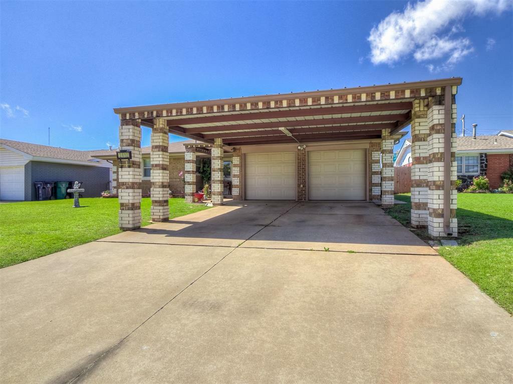 Property Photo: 2612 SW 71st Street OK 73159