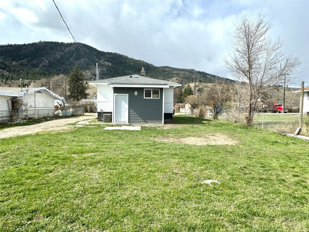 Property Photo:  1021 Willow Street  BC V0H 1R4 
