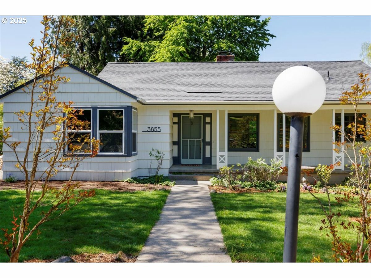 Property Photo: 3855 SW 97th Ave OR 97225