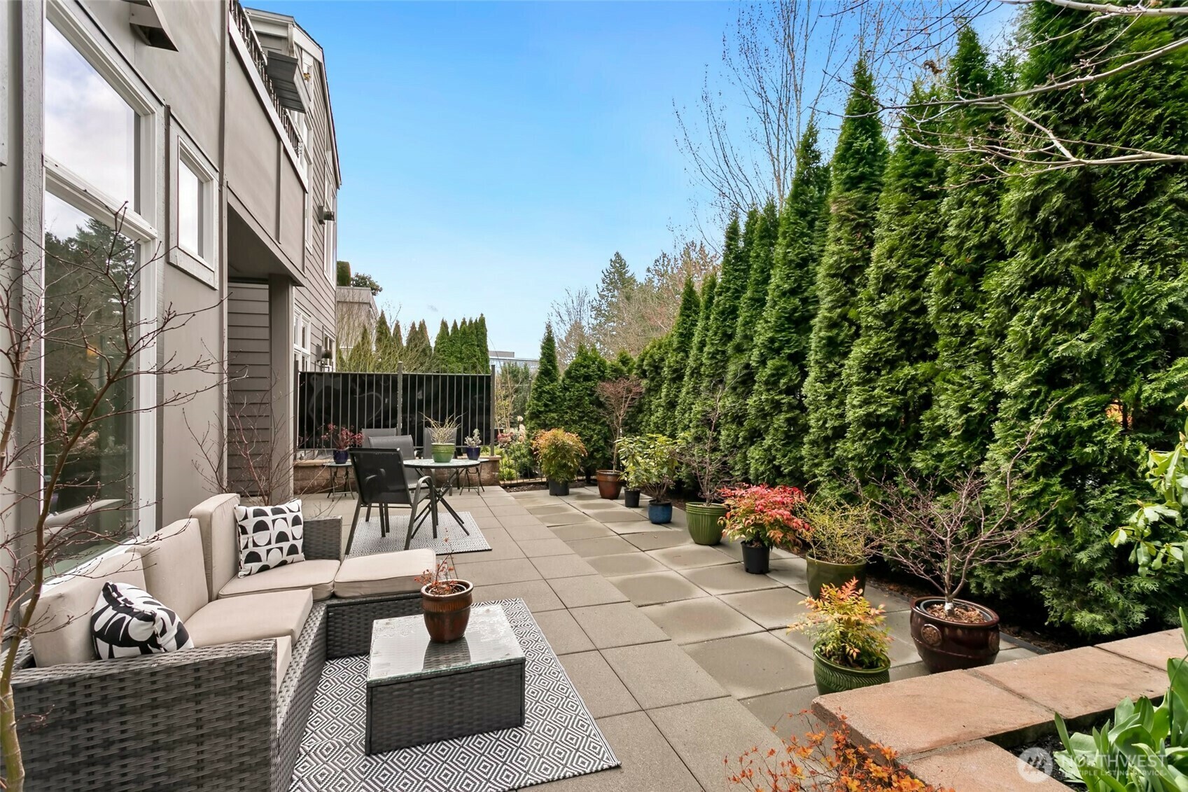Property Photo: 511 7th Avenue 102 WA 98033