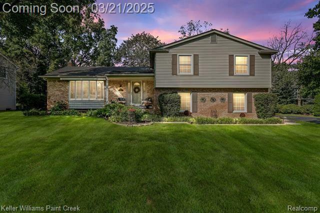 Property Photo: 2406 Kingsbury Drive MI 48098