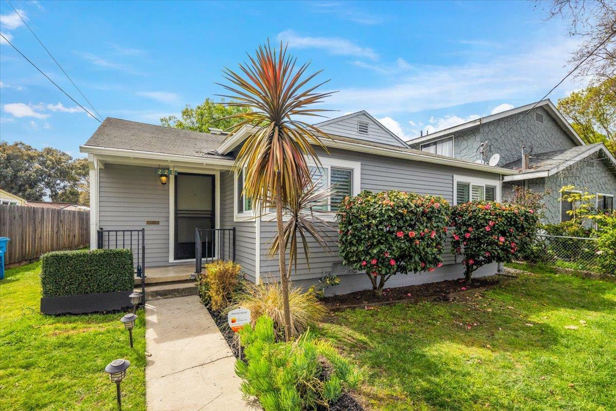 220 Lindbergh Street  San Mateo CA 94401 photo