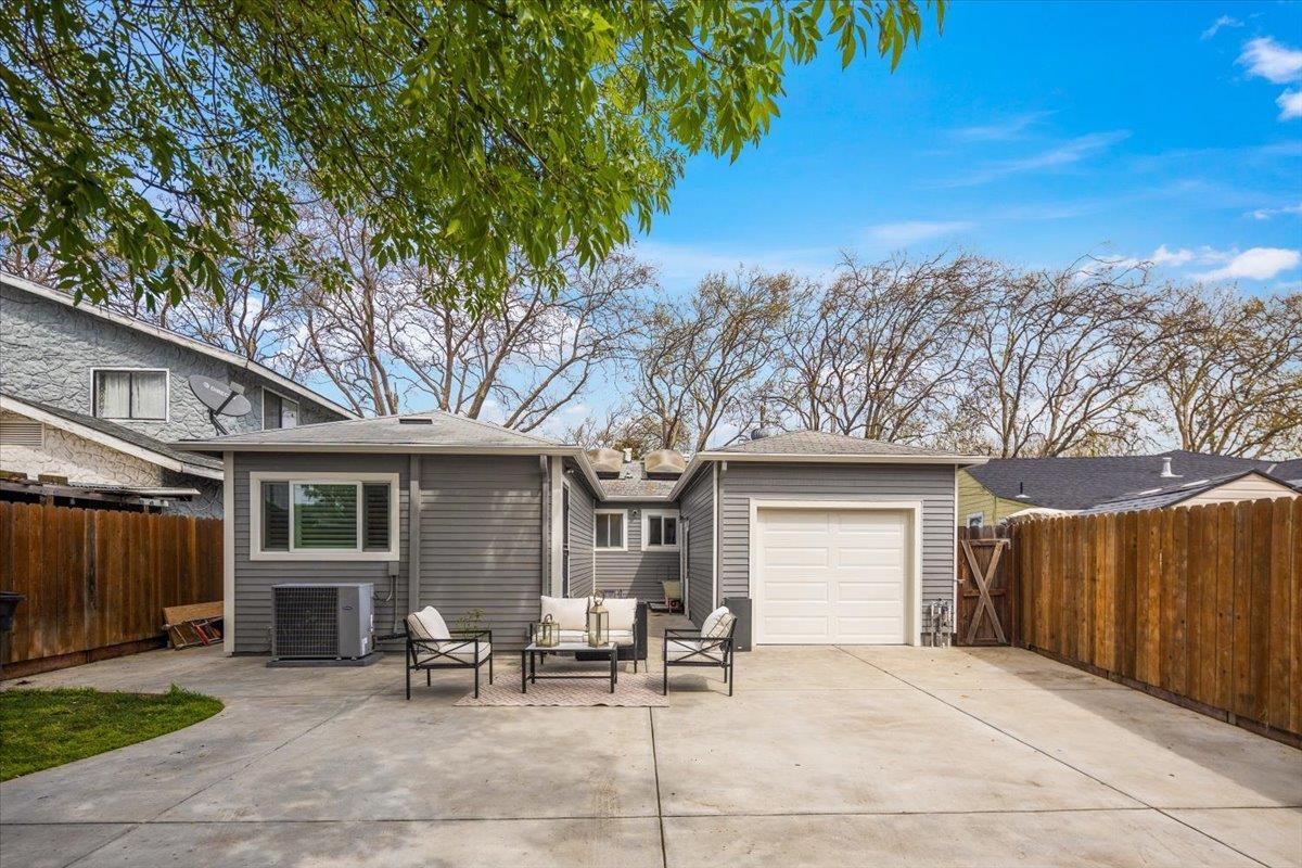 Property Photo:  220 Lindbergh Street  CA 94401 