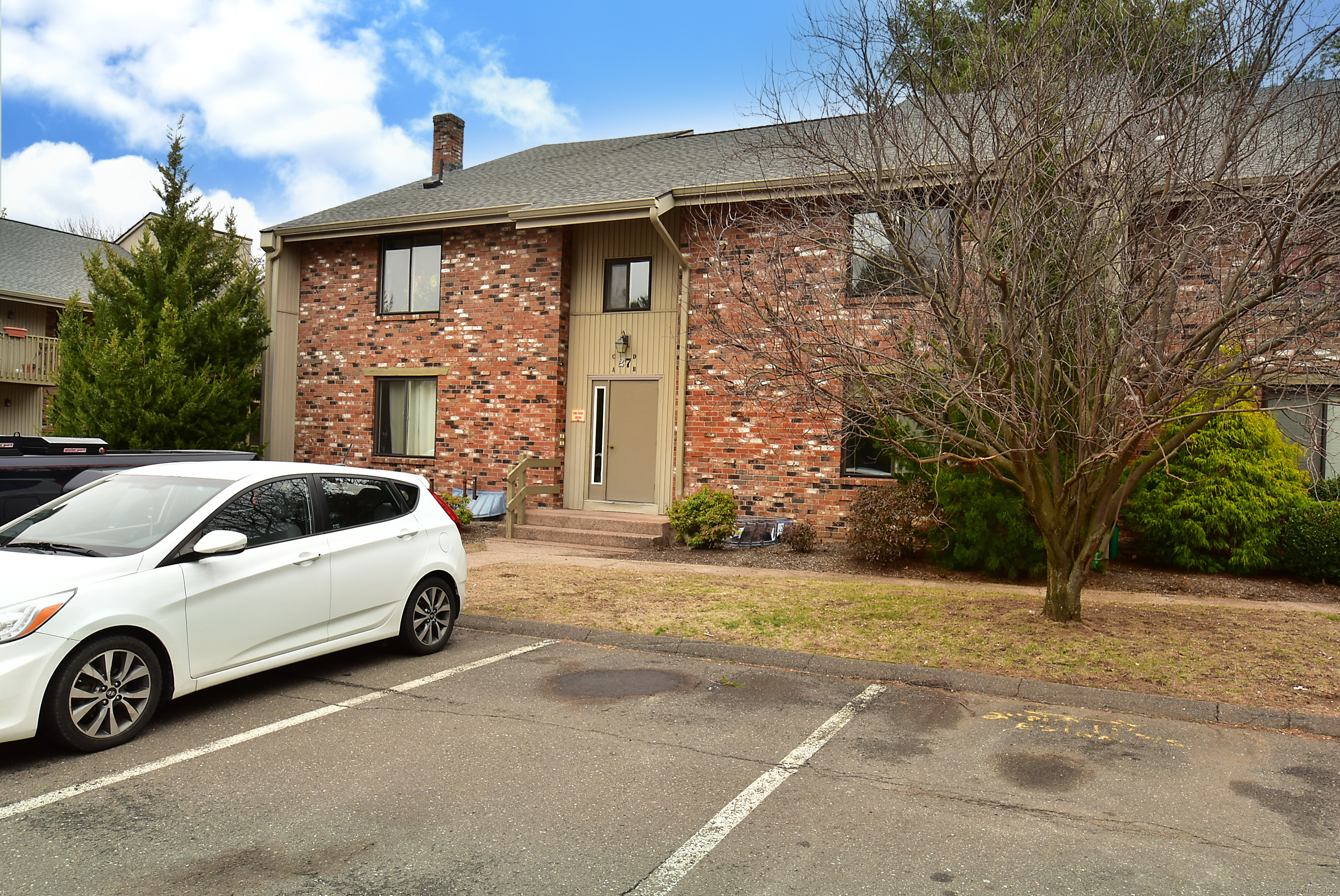 Property Photo: 27 Amato Drive Apt B CT 06074
