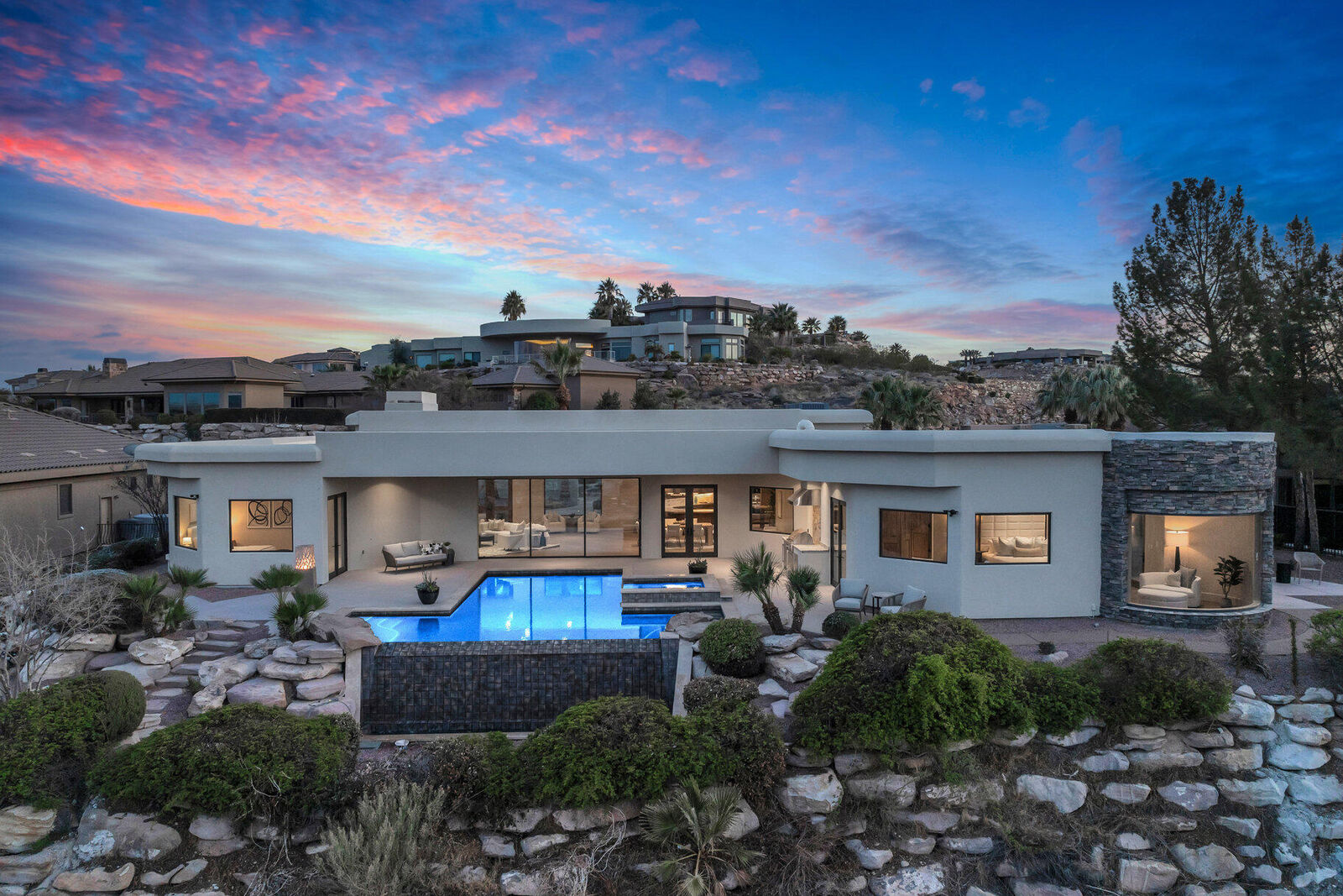 Property Photo:  2031 E Cliff Point Dr  UT 84790 