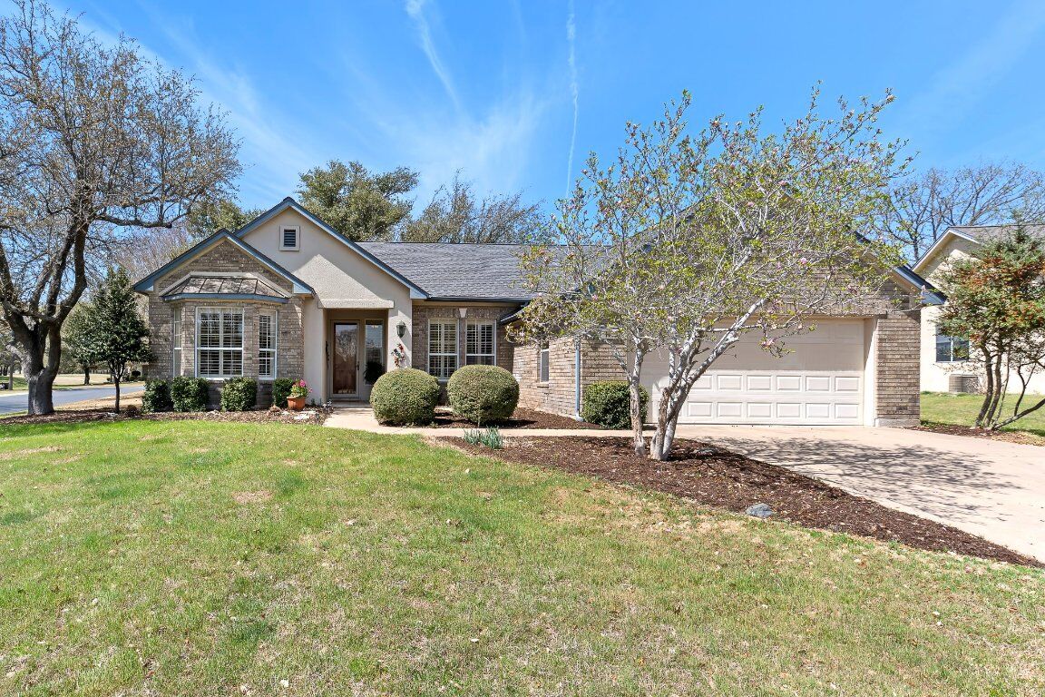 Property Photo: 100 Blacksmiths Circle TX 78633