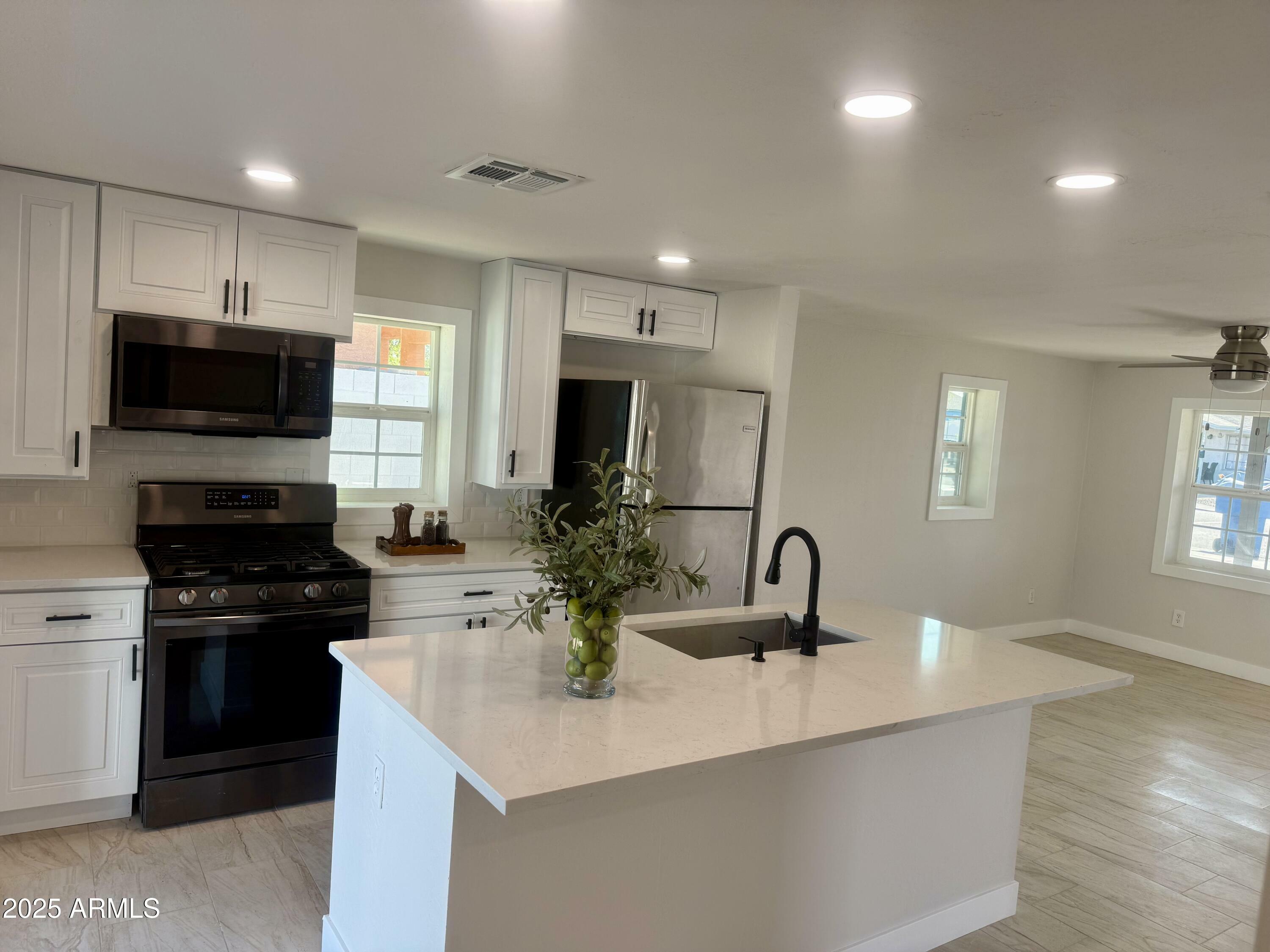 Property Photo: 473 S Delaware Street AZ 85225