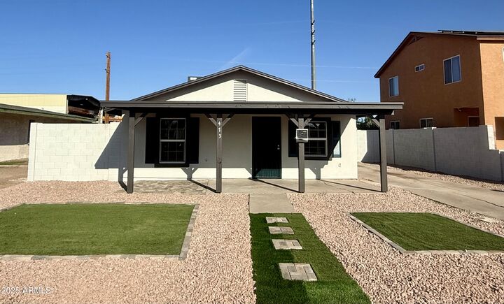 Property Photo:  473 S Delaware Street  AZ 85225 