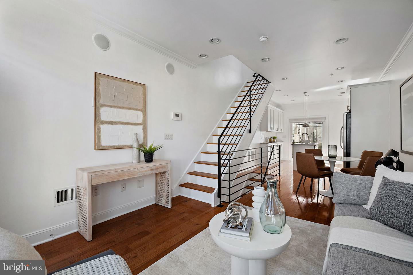 Property Photo: 432 Mercy Street PA 19148