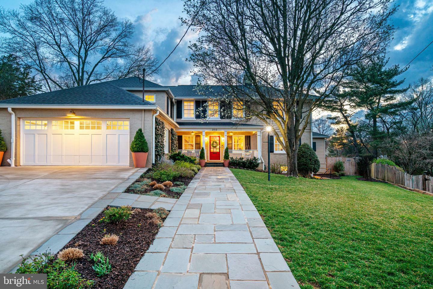 Property Photo: 202 Vassar Place VA 22314