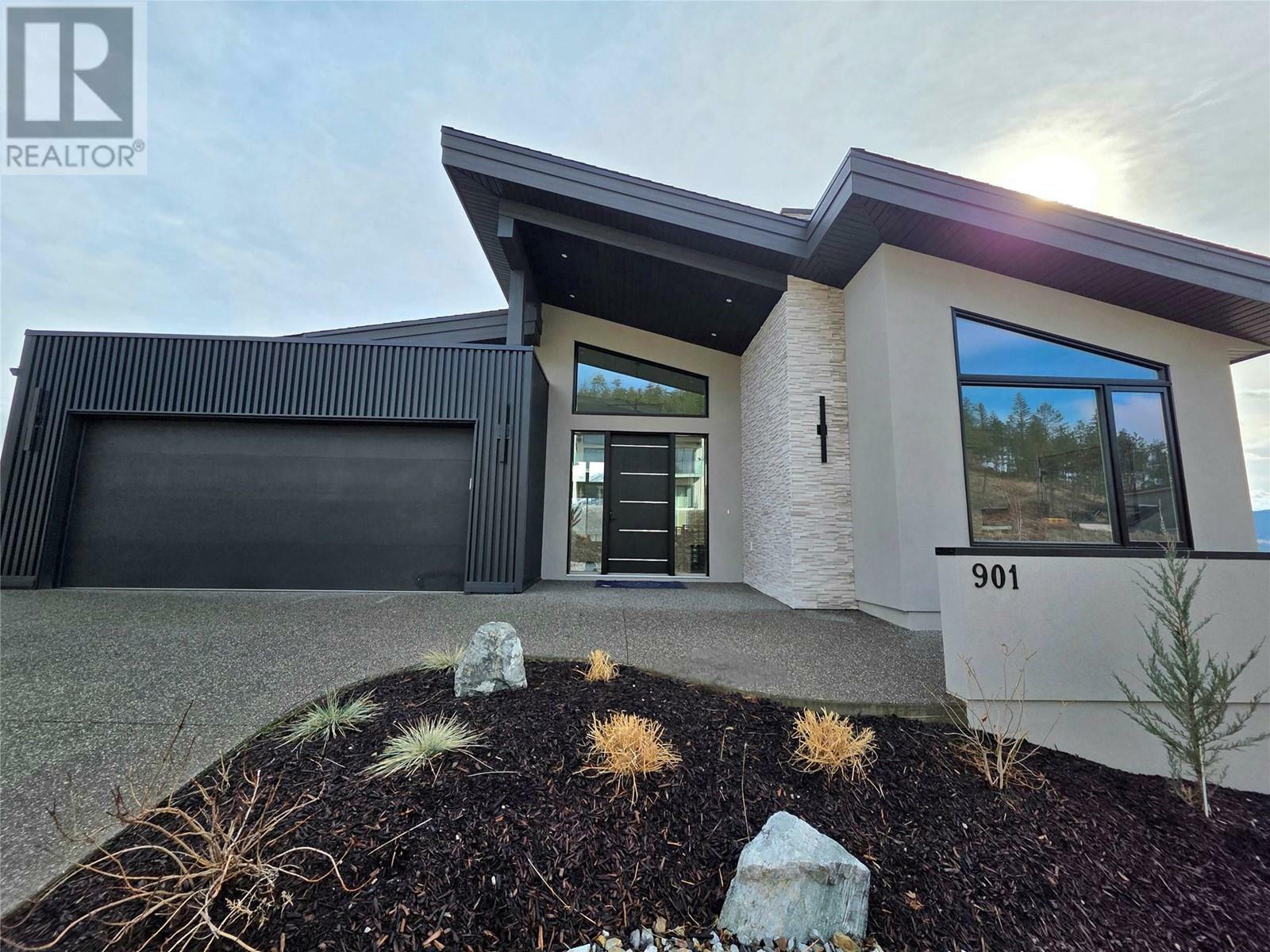 Photo de la propriété: 901 Melrose Street BC V1P 0A8
