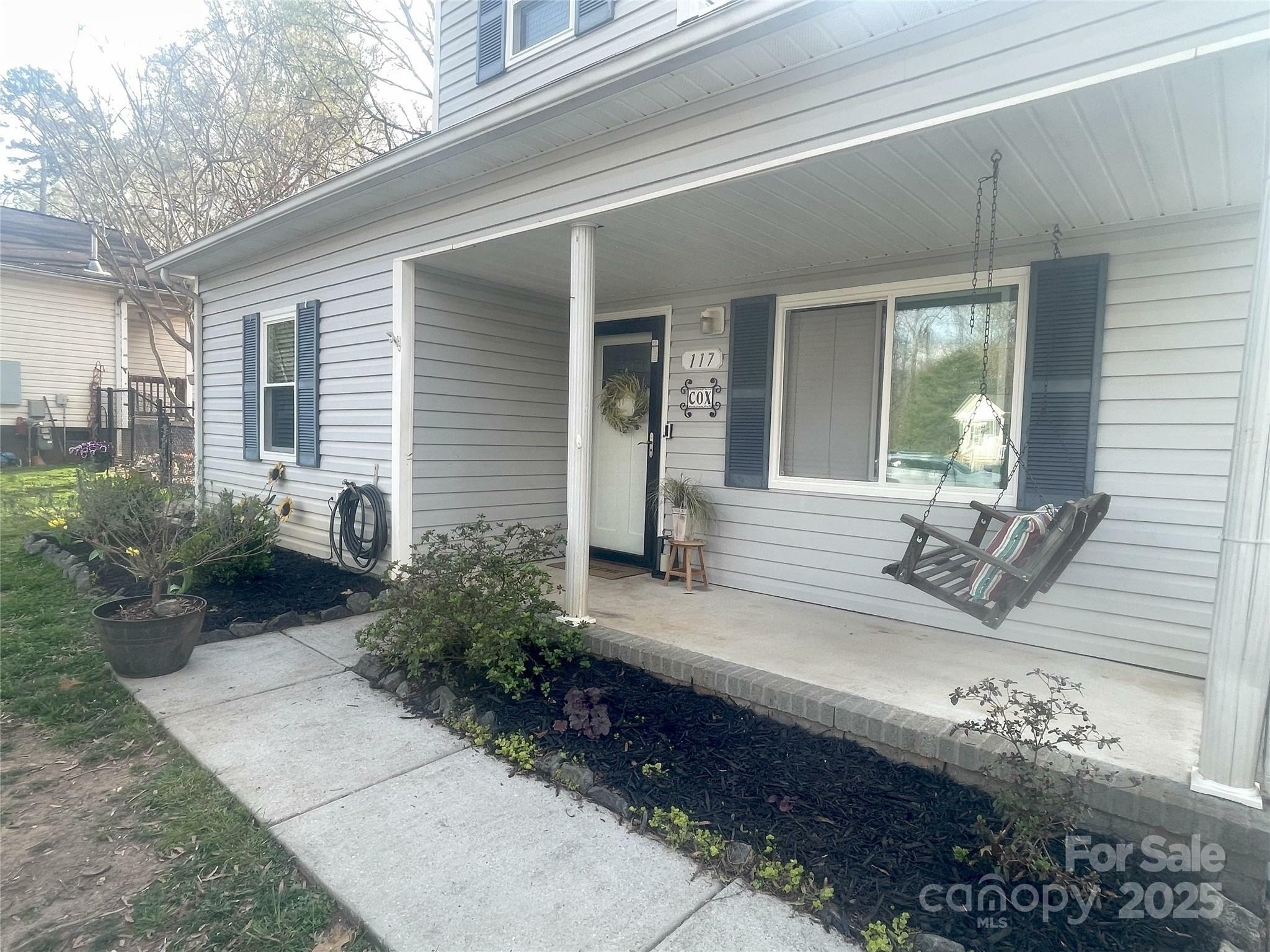 Property Photo: 117 Thayer Court NC 28115