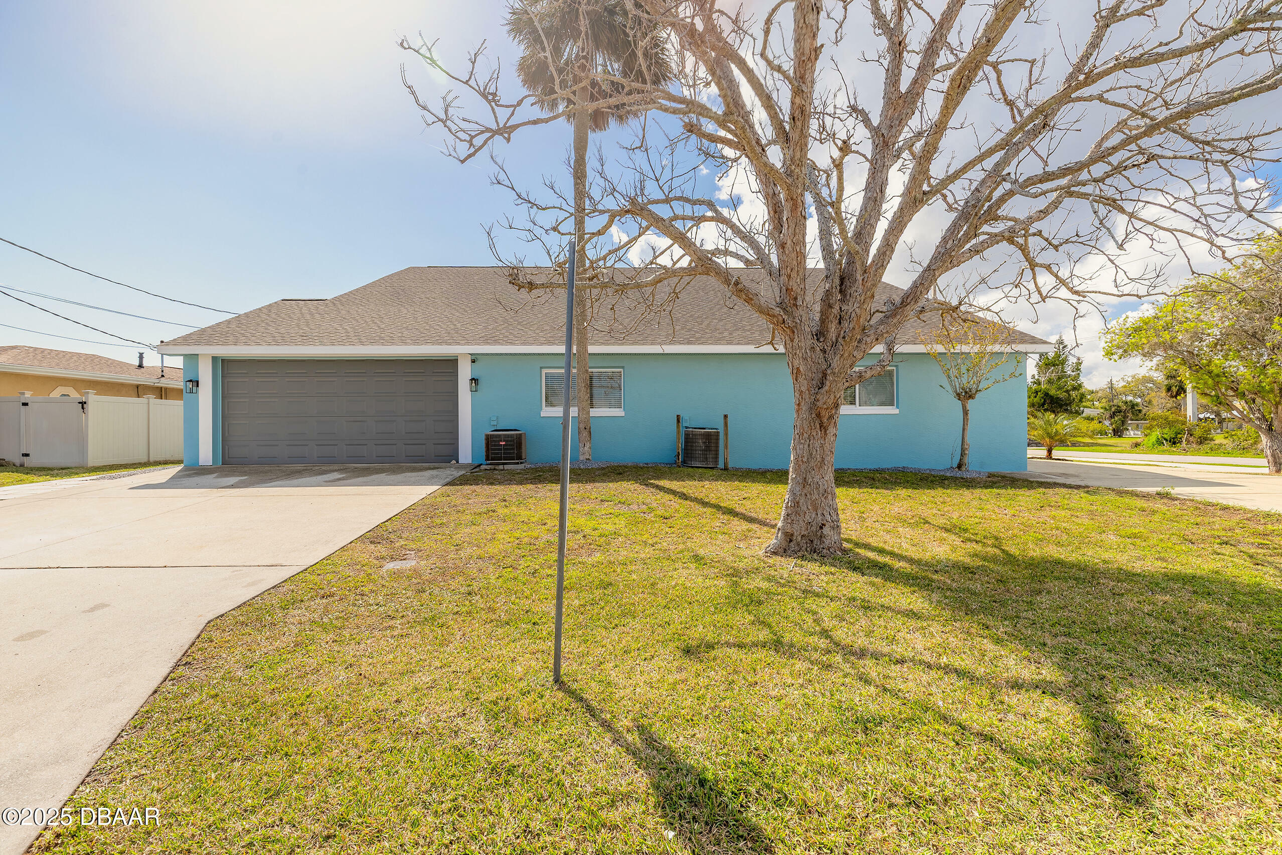 Property Photo: 151 Reef Road FL 32119