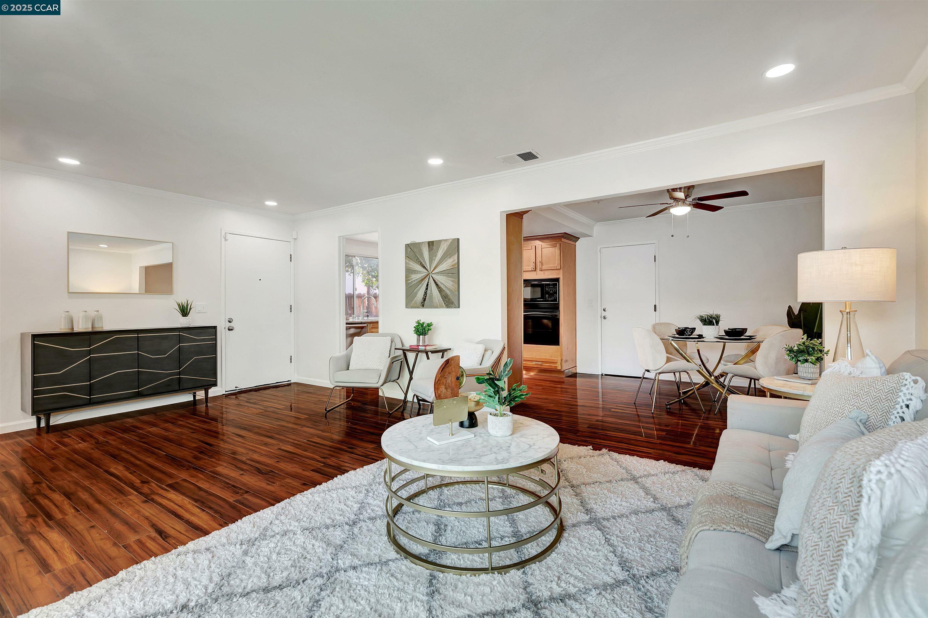 Property Photo: 19 Marques Pl CA 94526