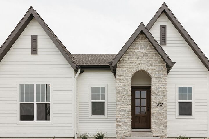 Property Photo:  303 SW 17th Street  IA 50023 