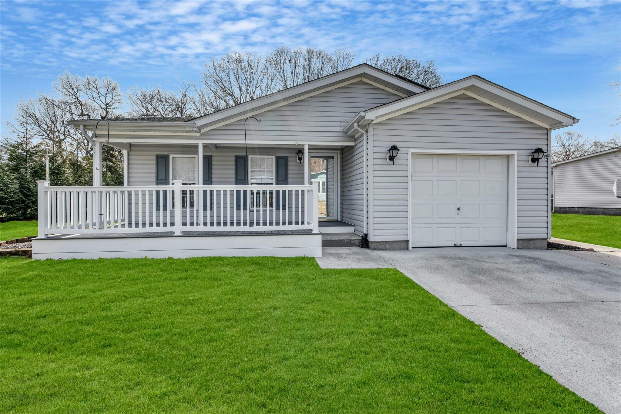Property Photo: 1407 Middle Road 88 NY 11933