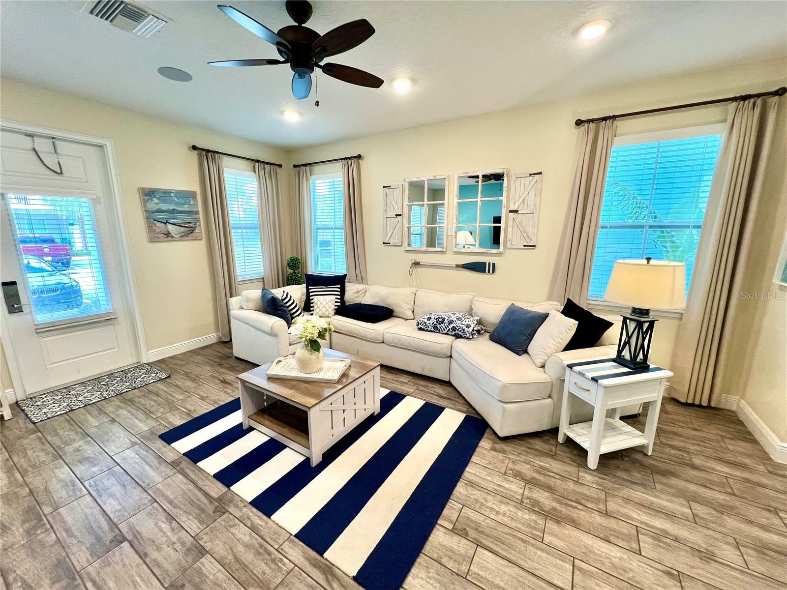 Property Photo: 3083 Pirate Way FL 34747