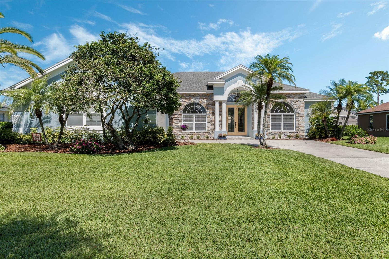 Property Photo: 504 Sonata Court FL 32708