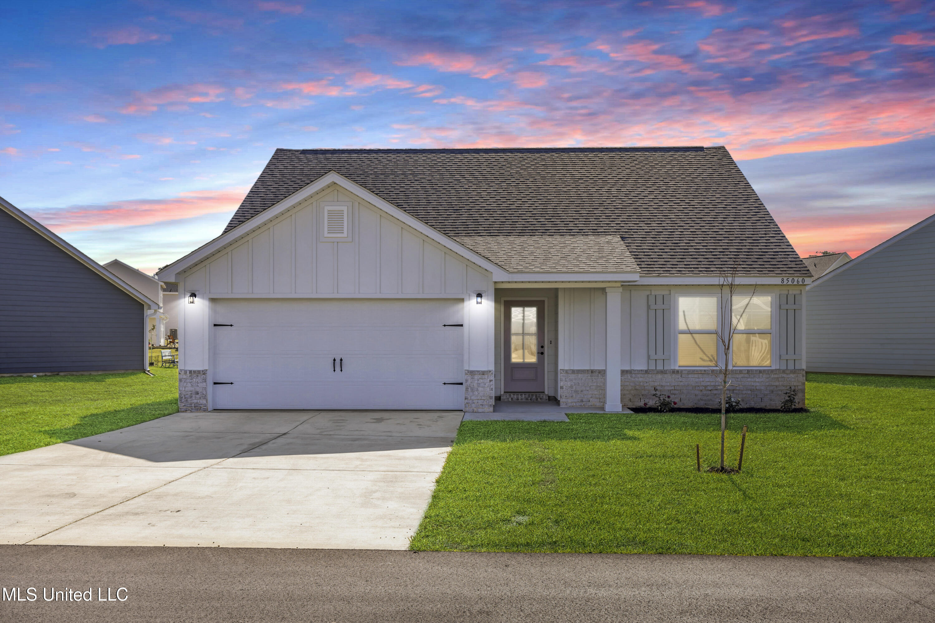 Property Photo:  85060 Pohaku Drive  MS 39525 