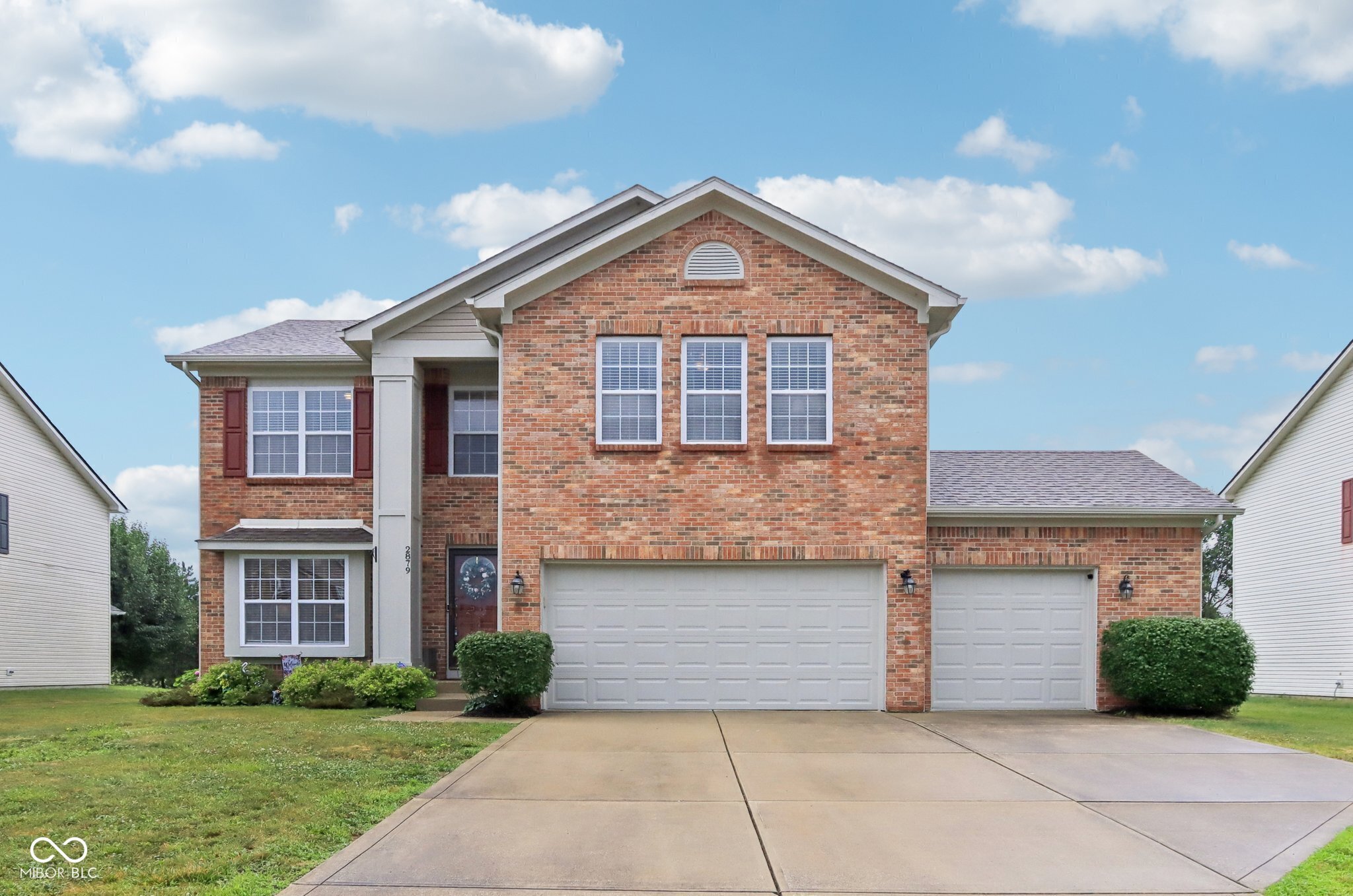 Property Photo: 2879 Bluewood Way IN 46168