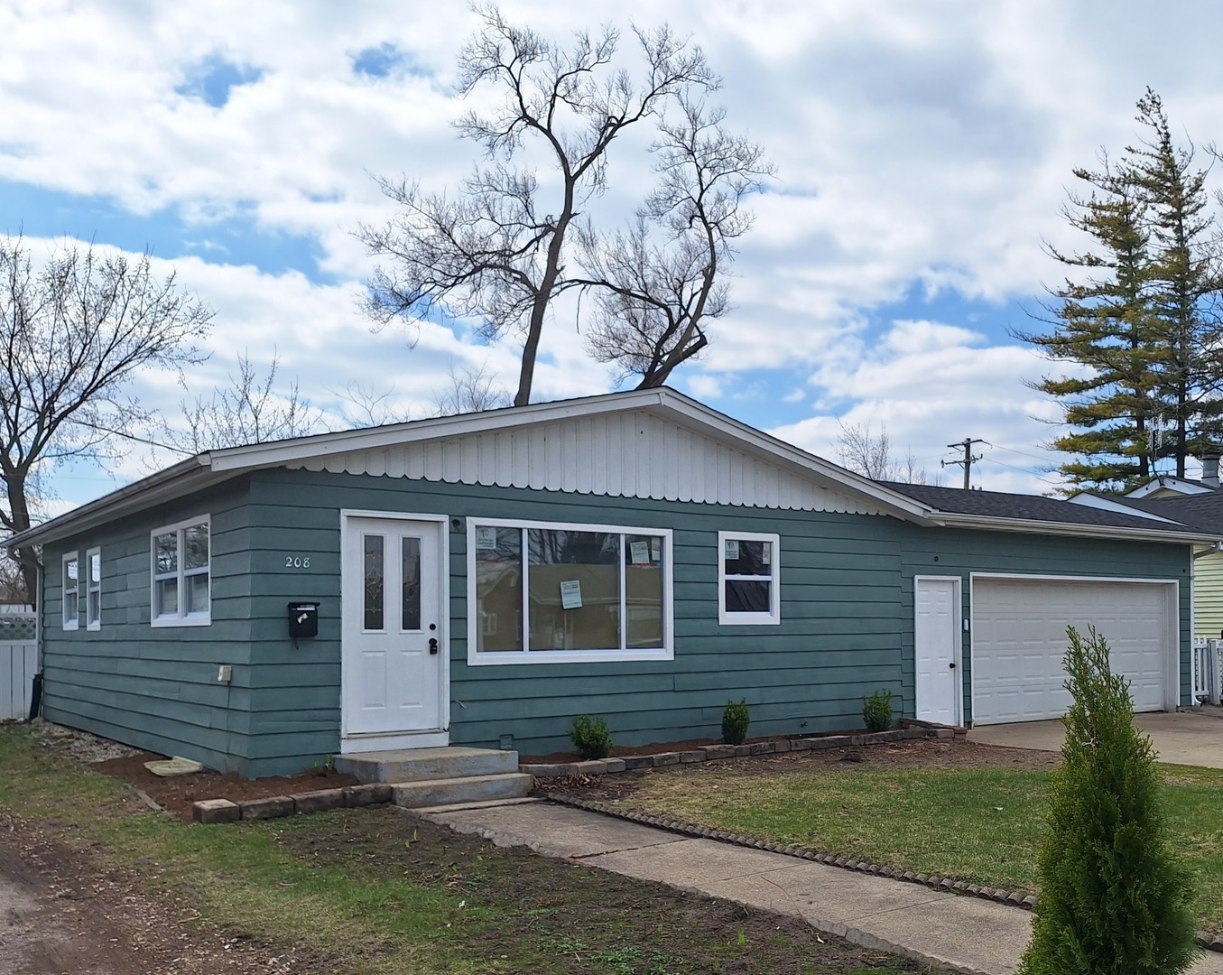 Property Photo: 208 W Church Street W IL 60084